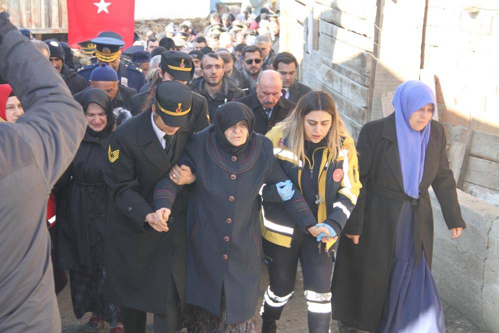 Şehit cenazesine, yüreği yanan babanın sözleri damga vurdu 2